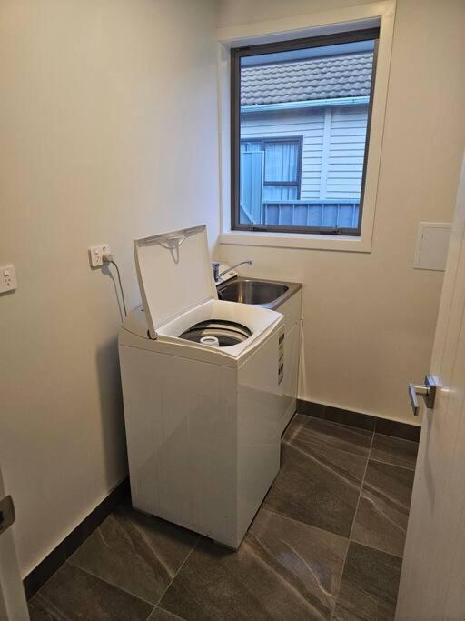 Entire House - Brand New 2 Bedroom House Lower Hutt Exterior photo