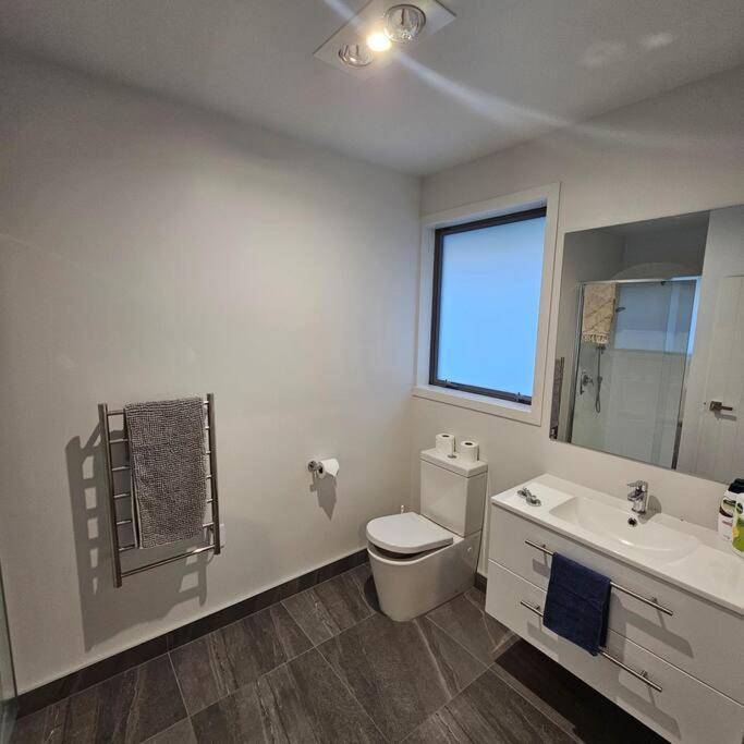 Entire House - Brand New 2 Bedroom House Lower Hutt Exterior photo