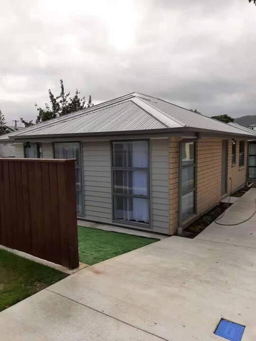 Entire House - Brand New 2 Bedroom House Lower Hutt Exterior photo
